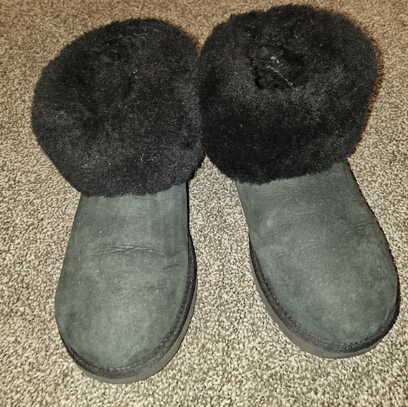 Women's uggs - Picture 2 of 5